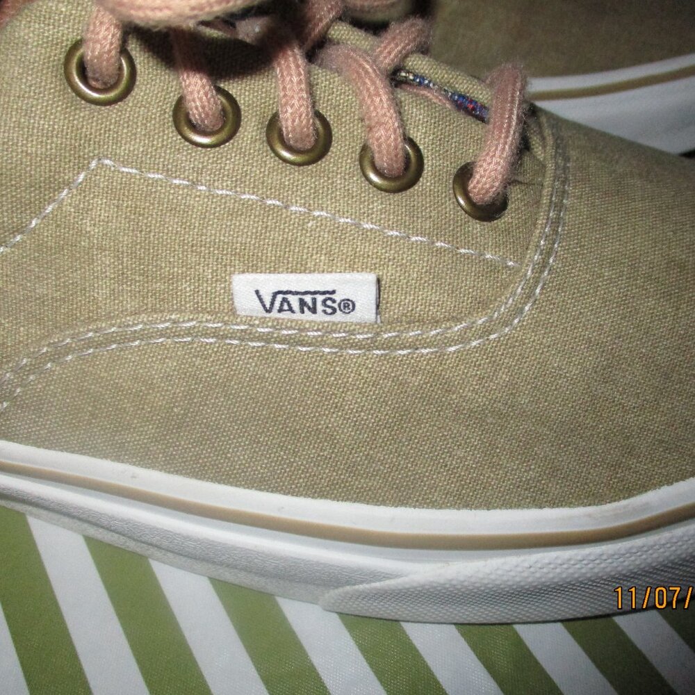 Vans Sneakers Off The Wall - Picture 8 of 14